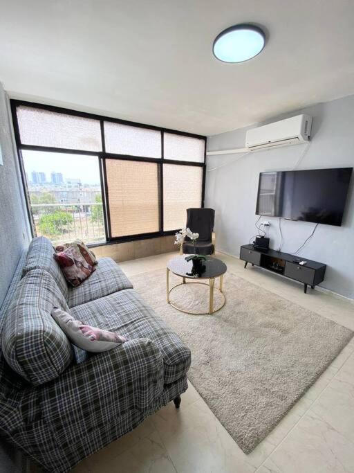 Apartment On The Mermaid Beach Qiryat Yam Dış mekan fotoğraf