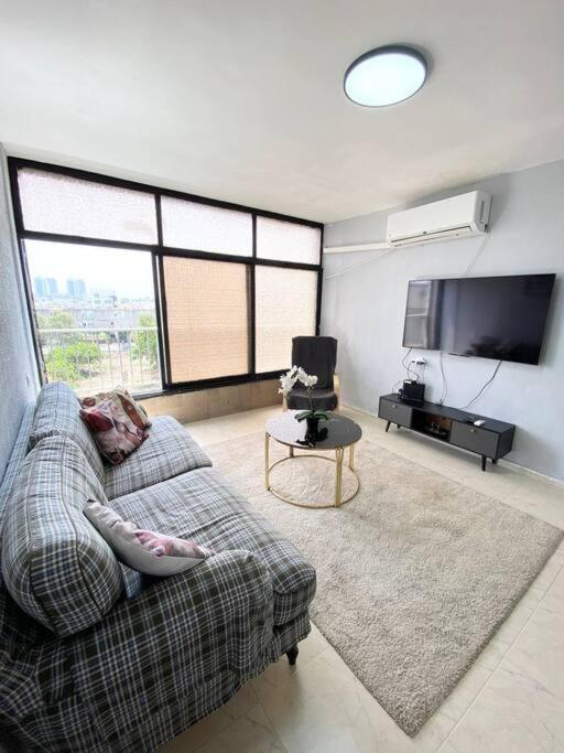 Apartment On The Mermaid Beach Qiryat Yam Dış mekan fotoğraf